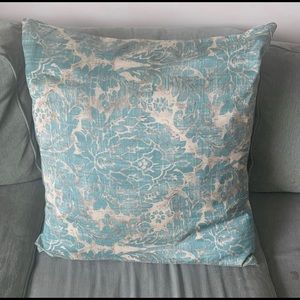 Z Gallery Pillow